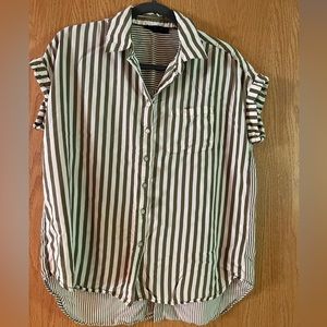 Jane & Delancy button down short sleeve blouse.